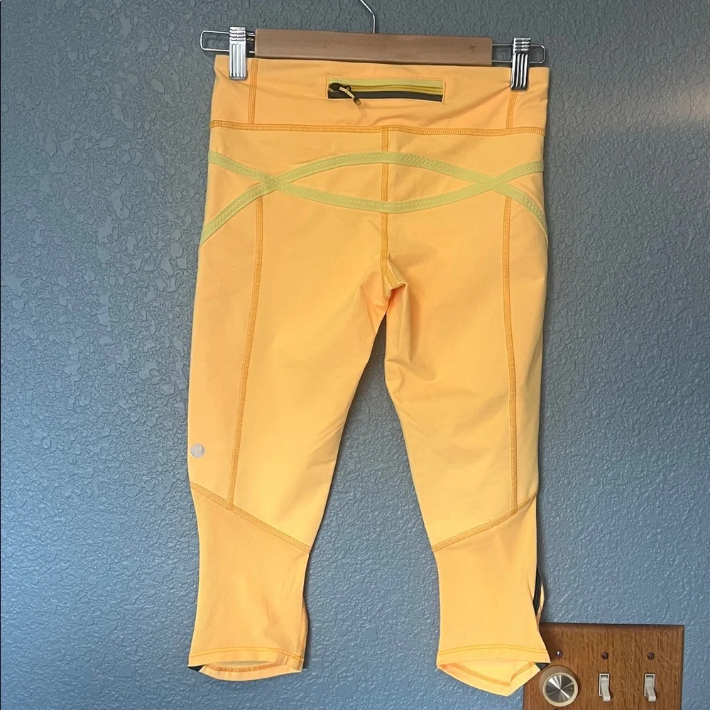 Lululemon Run‎ Inspire Crop II Yellow Mesh Vent Athletic Leggings Size 4